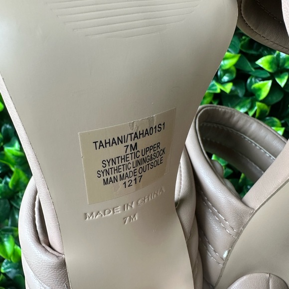 Steve Madden Chunky Heel Sandals NWOT - Picture 11 of 12